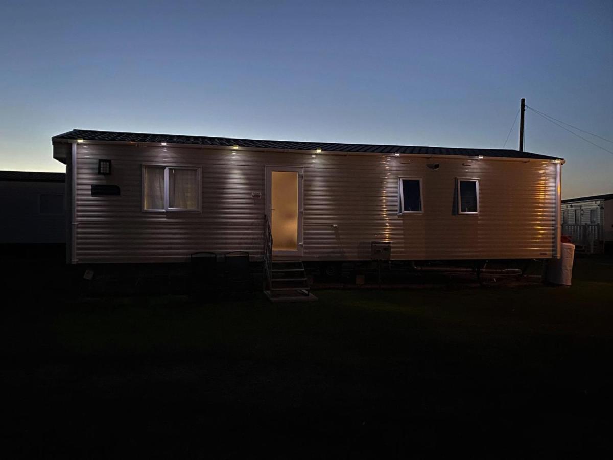The Burrows Holiday Caravan, Seal Bay Selsey Ngoại thất bức ảnh