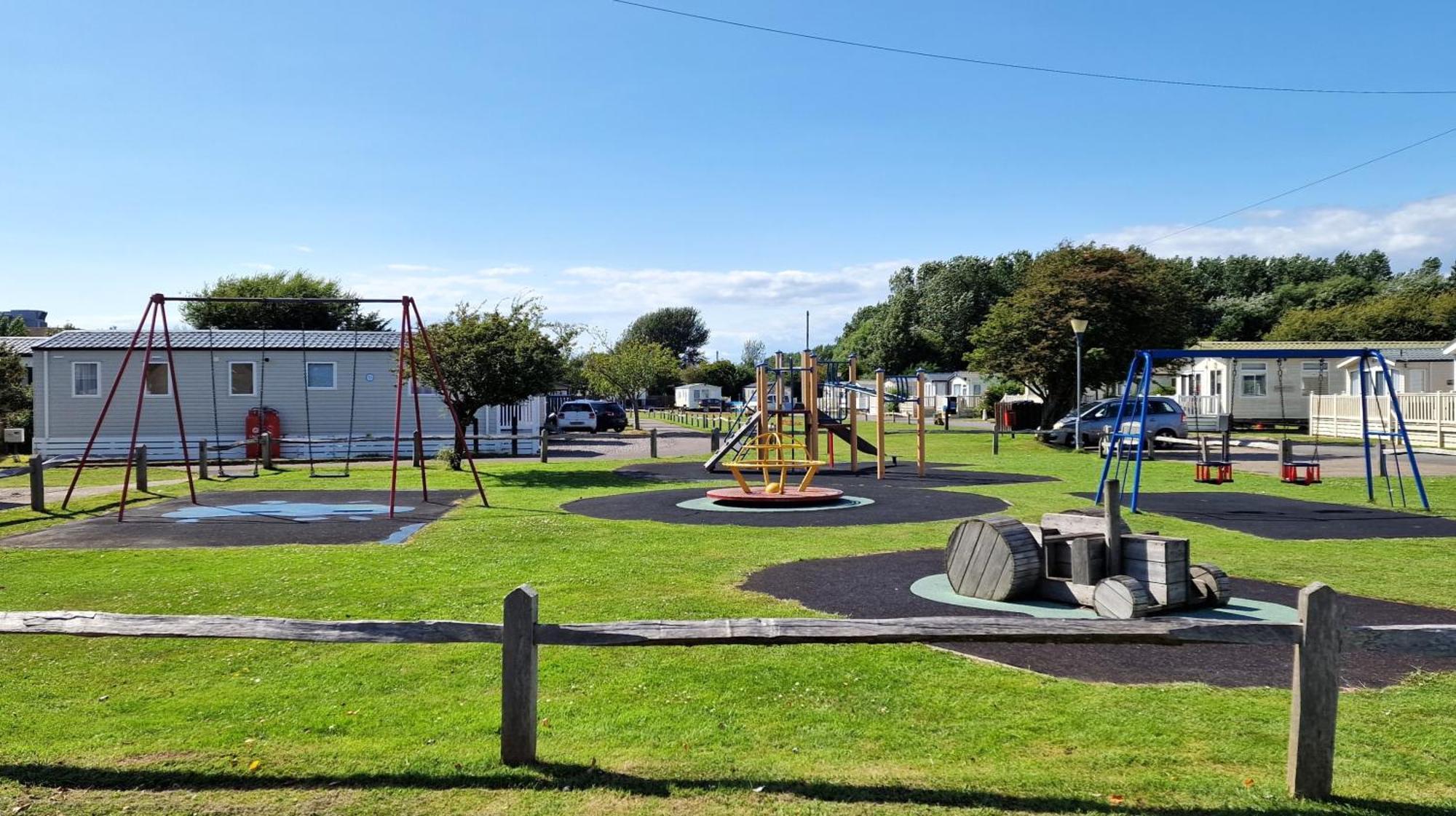 The Burrows Holiday Caravan, Seal Bay Selsey Ngoại thất bức ảnh